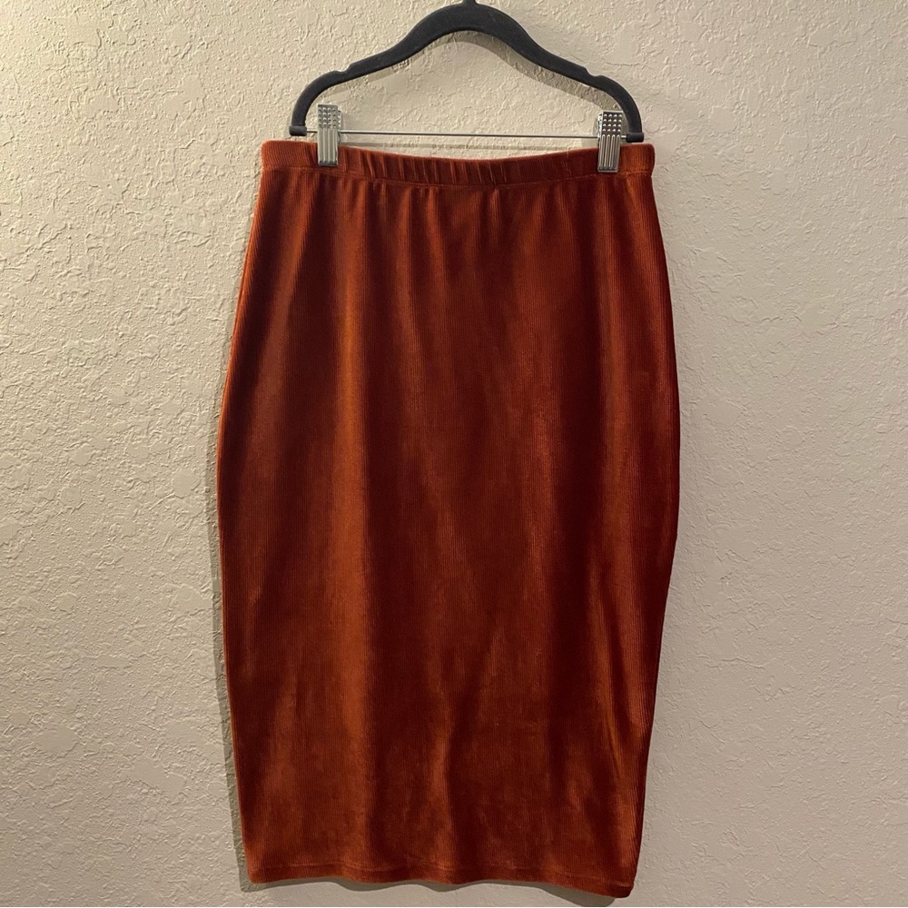 Elegant Rust corduroy stretchy Skirt size medium